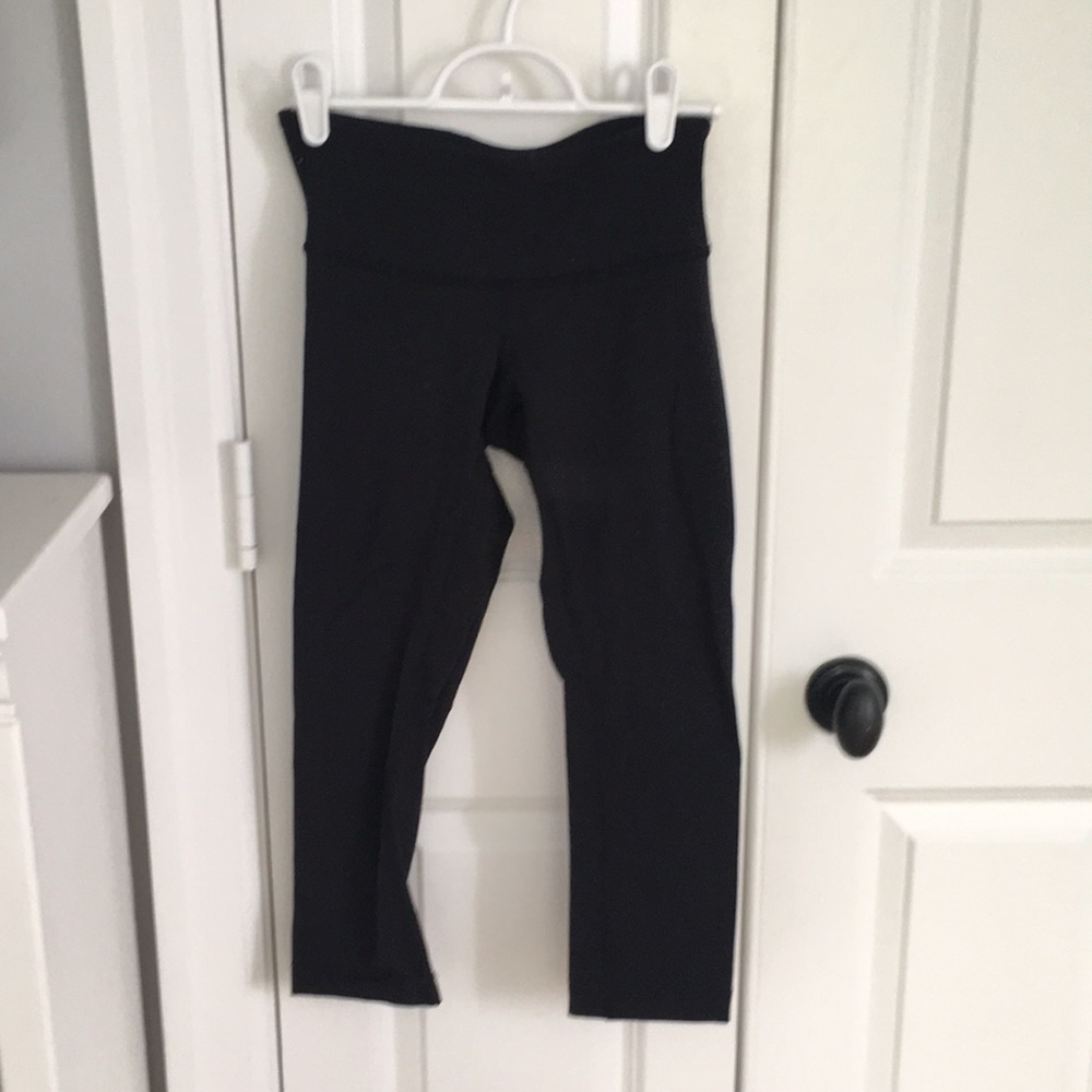 Black Lululemon Cropped Leggings